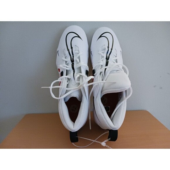 Athletic_Shoes